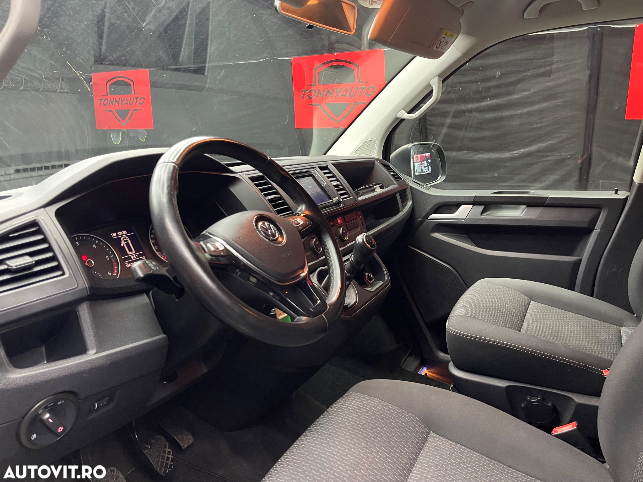 Volkswagen Multivan - 5