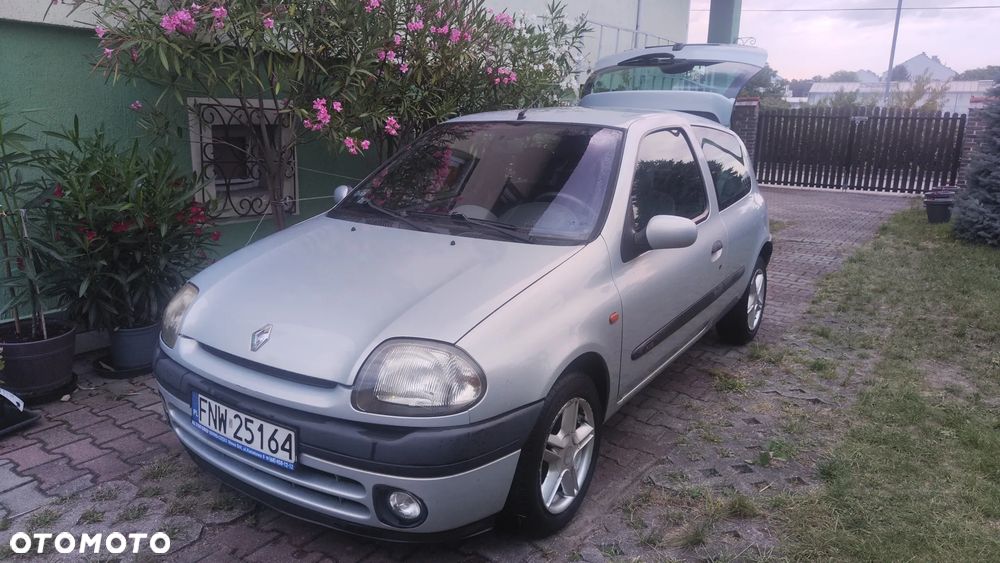 Renault Clio - 1