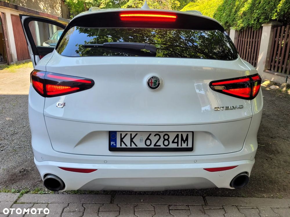 Alfa Romeo Stelvio 2.0 Turbo TI Q4 - 17