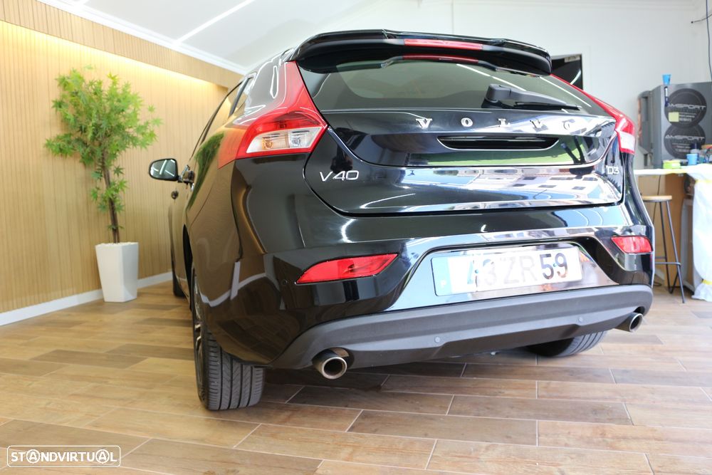 Volvo V40 2.0 D3 Momentum - 16