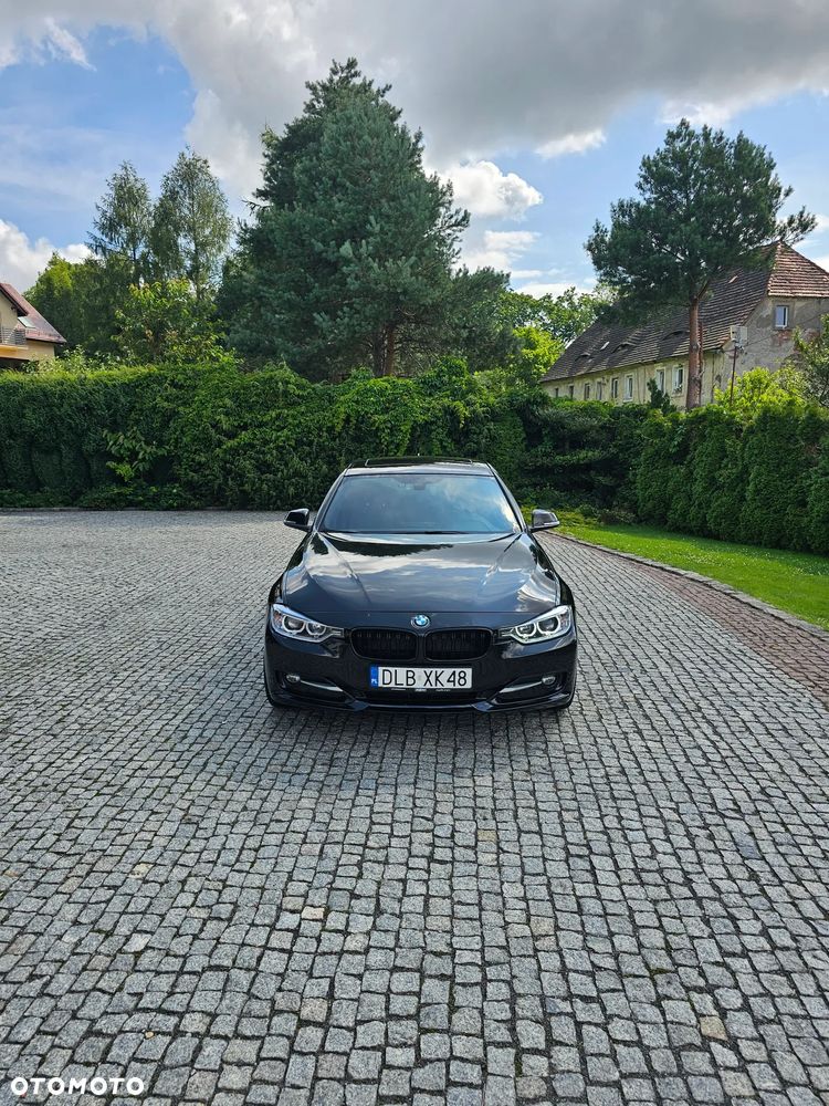 BMW Seria 3 328i xDrive Sport Line - 1