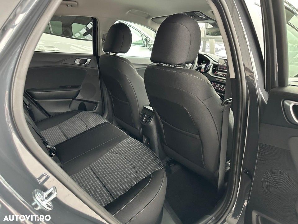 Kia XCeed - 11