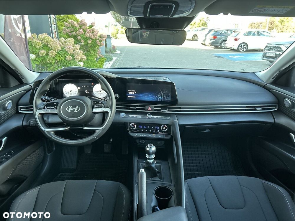 Hyundai Elantra 1.6 Smart - 12