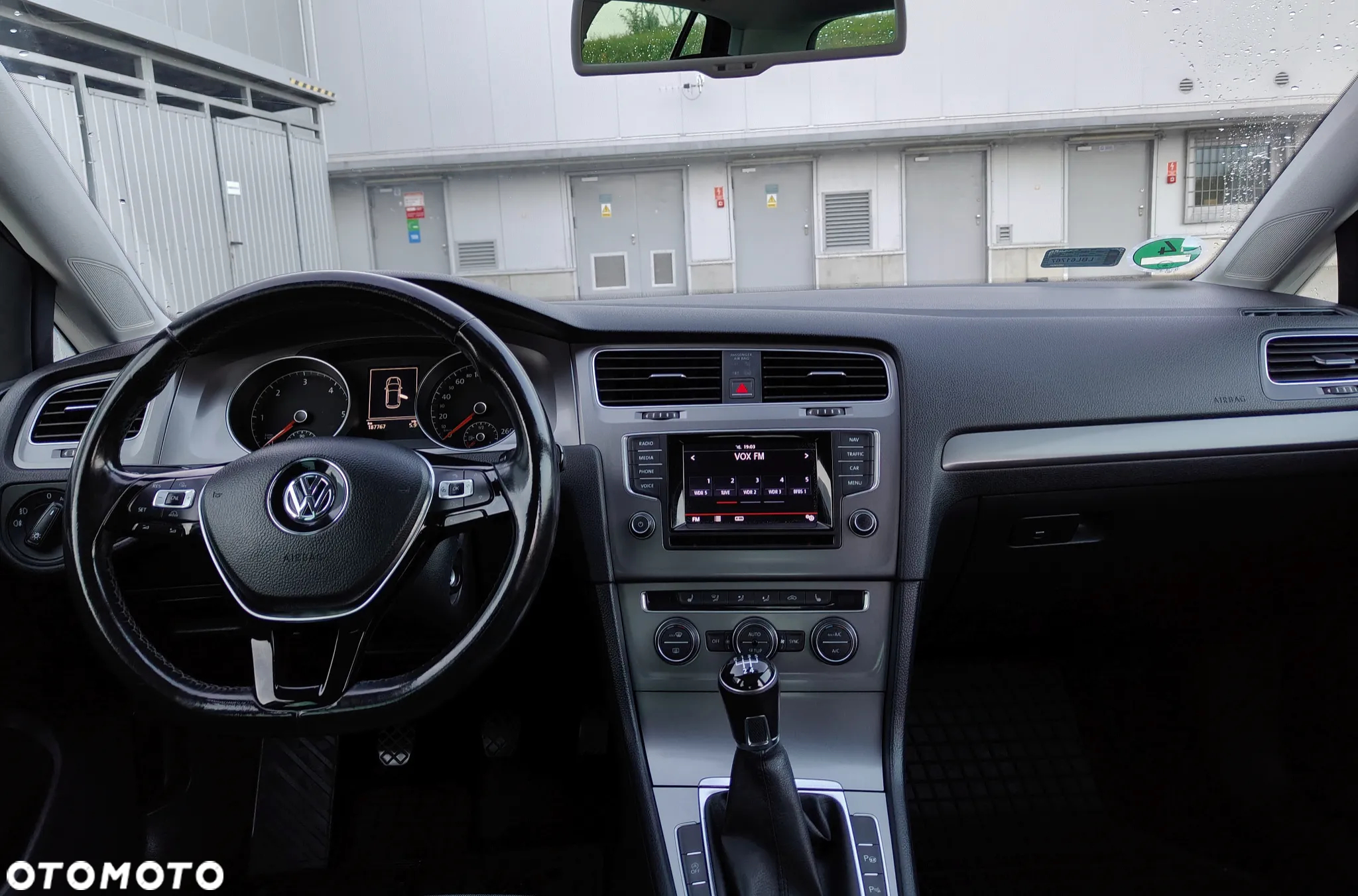 Volkswagen Golf VII 1.6 TDI BMT Comfortline - 23
