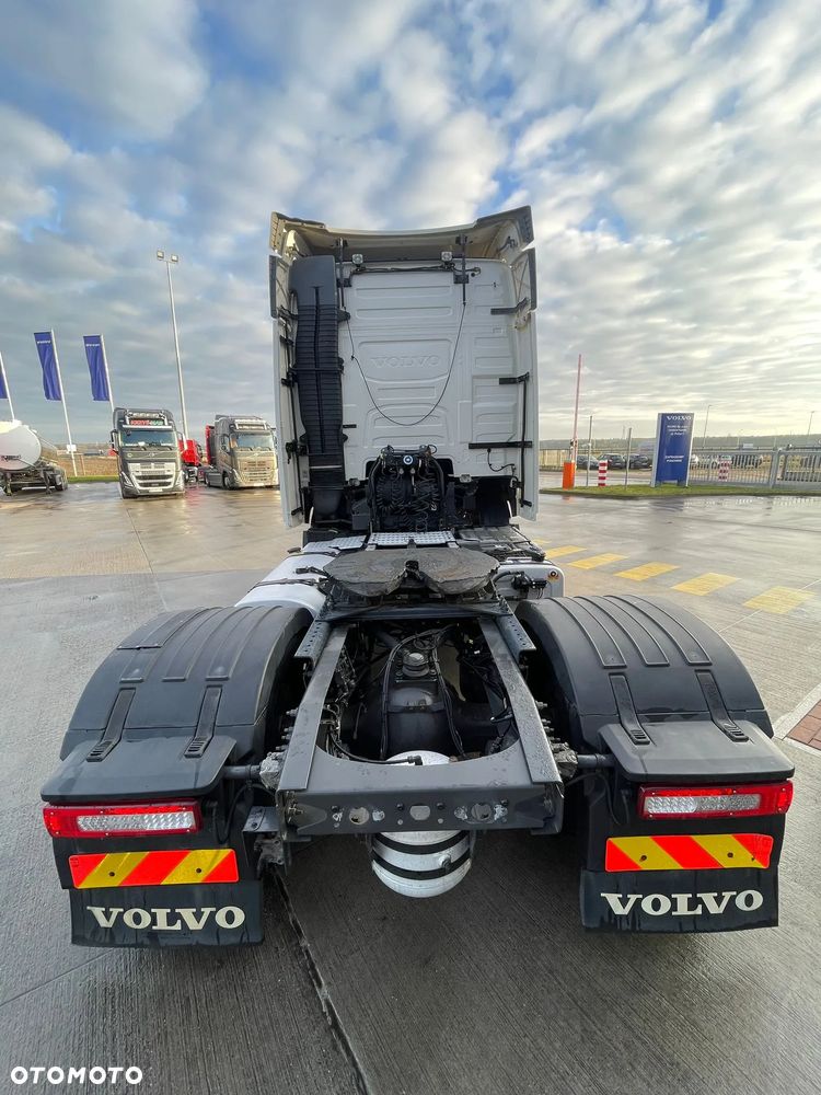 Volvo FH 460 Globetrotter z hydrauliką - 12