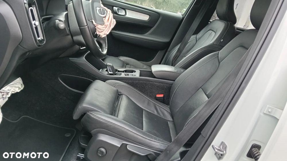 Volvo XC 40 T5 Recharge DKG Ultimate Bright - 13