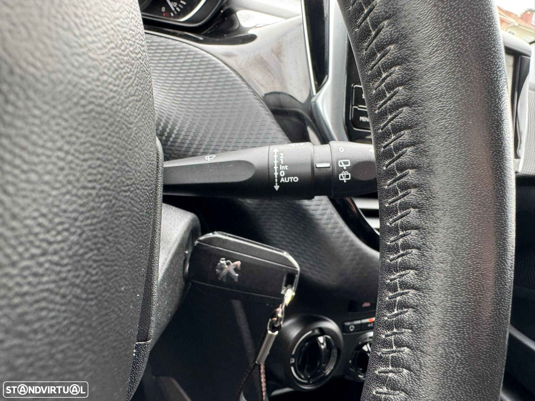 Peugeot 2008 1.2 PureTech Style - 21