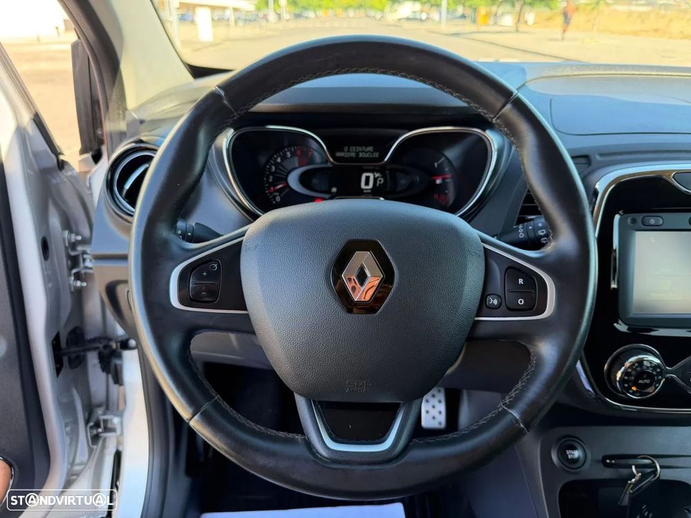 Renault Captur TCe 120 EDC Dynamique — fotografia 7