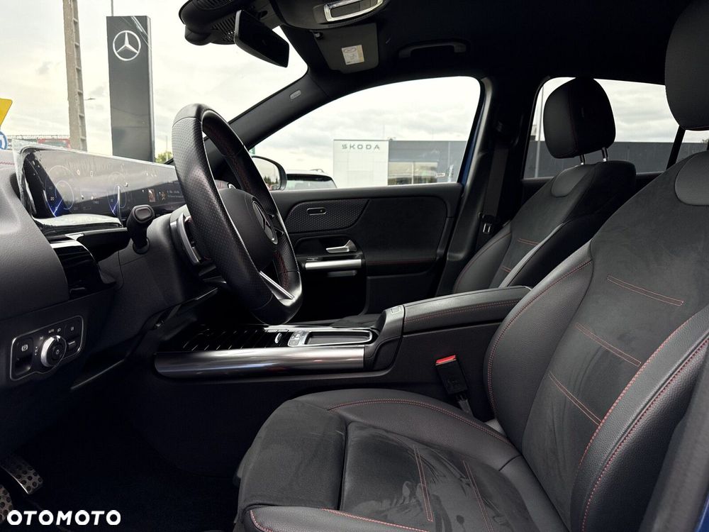 Mercedes-Benz EQA 300 66.5kWh 4-Matic AMG Line - 12