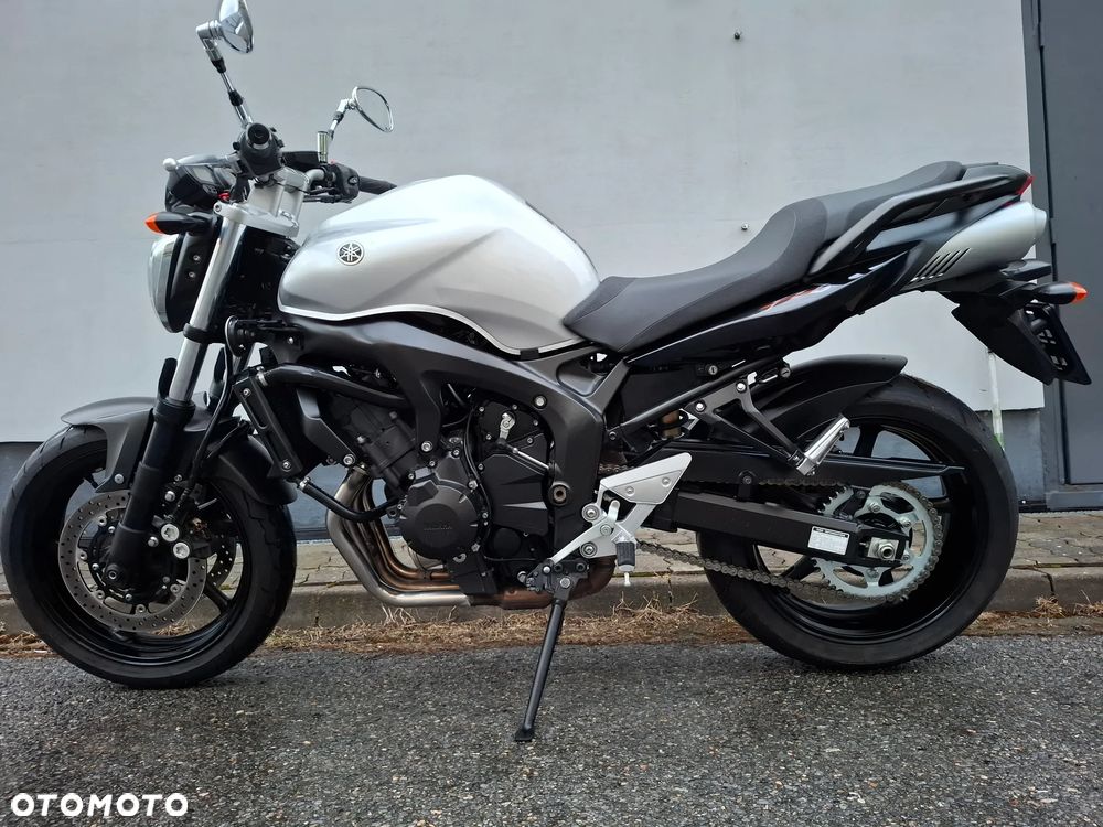 Yamaha FZ6 - 24