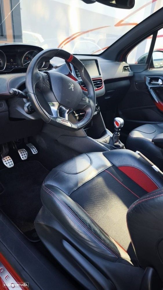 Peugeot 208 1.6 THP GTi - 10