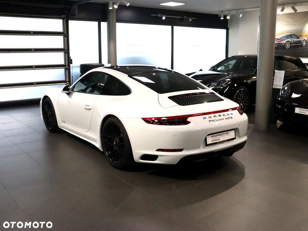 Porsche 911 Carrera 4 GTS PDK - 3