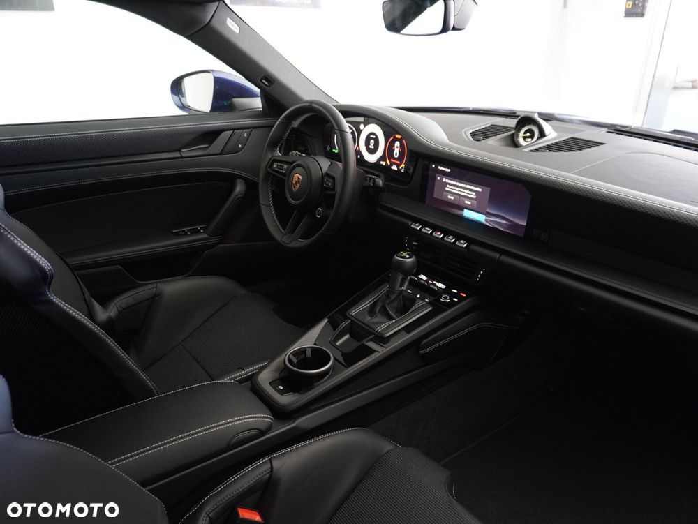 Porsche 911 GT3 Touring PDK - 34