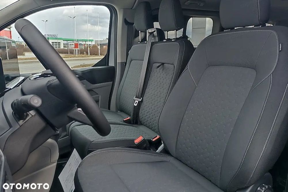 Ford Tourneo Custom - 5