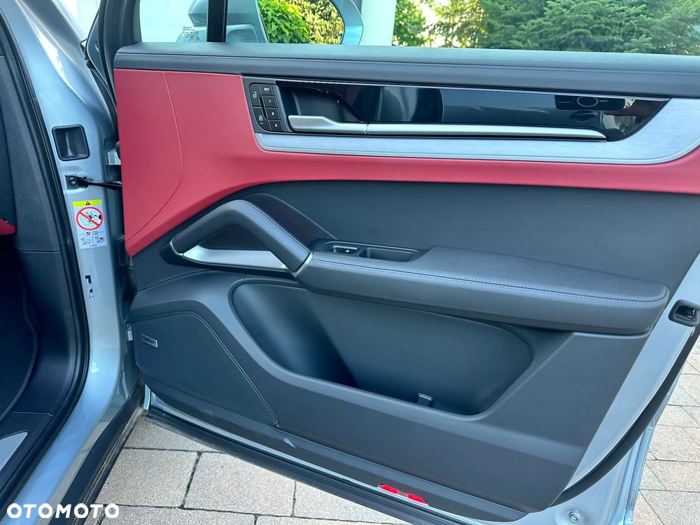 Porsche Cayenne S E-Hybrid PHEV - 25