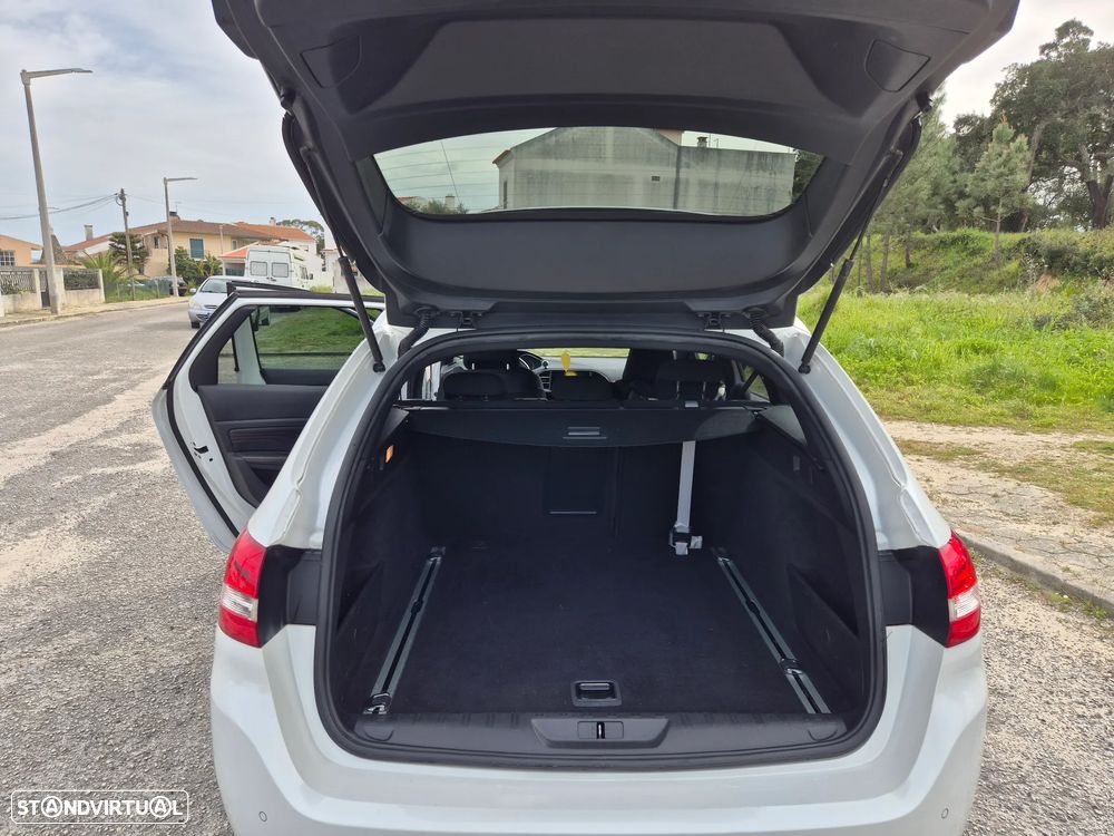 Peugeot 308 SW 1.6 BlueHDi GT Line - 27