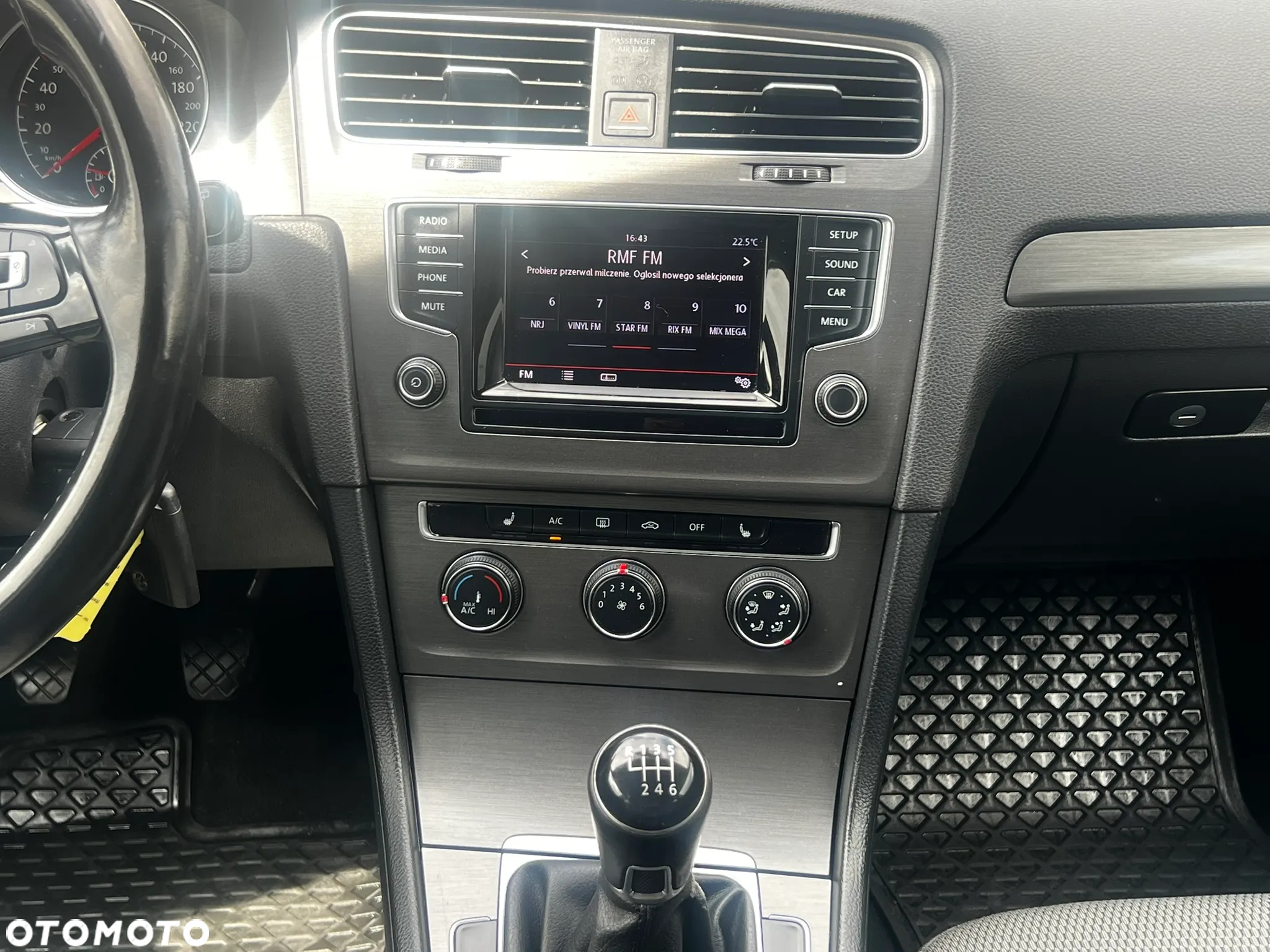 Volkswagen Golf 1.2 TSI BlueMotion Technology Comfortline - 21