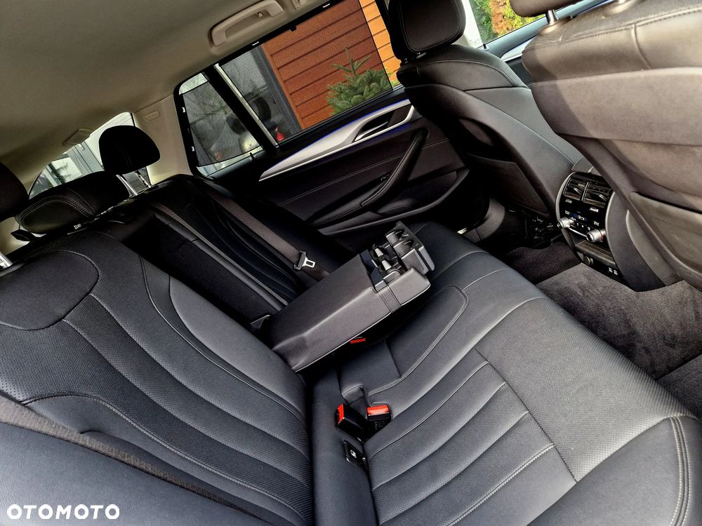 BMW Seria 5 520d xDrive Sport Line - 26
