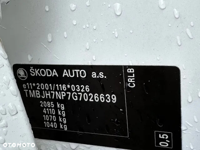 Skoda Superb Combi 2.0 TDI DSG Sportline - 22