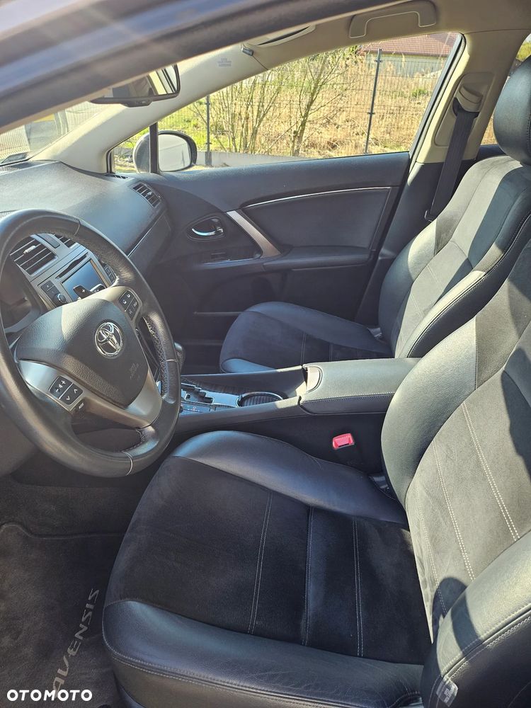 Toyota Avensis 1.8 Premium MS - 6