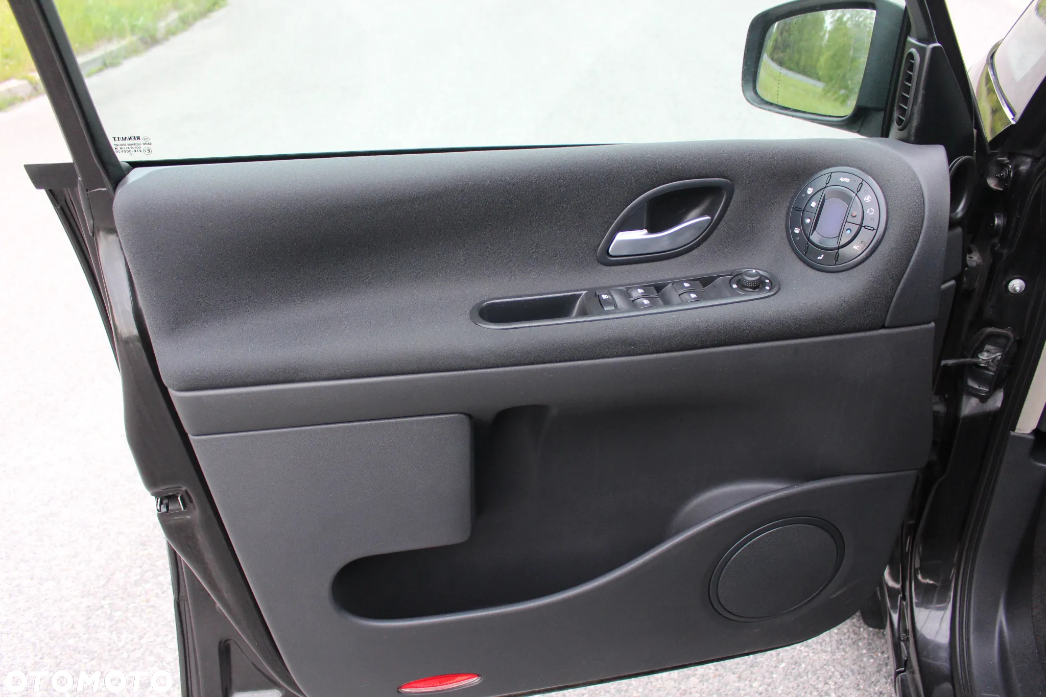 Renault Espace 2.0 Avantage - 9