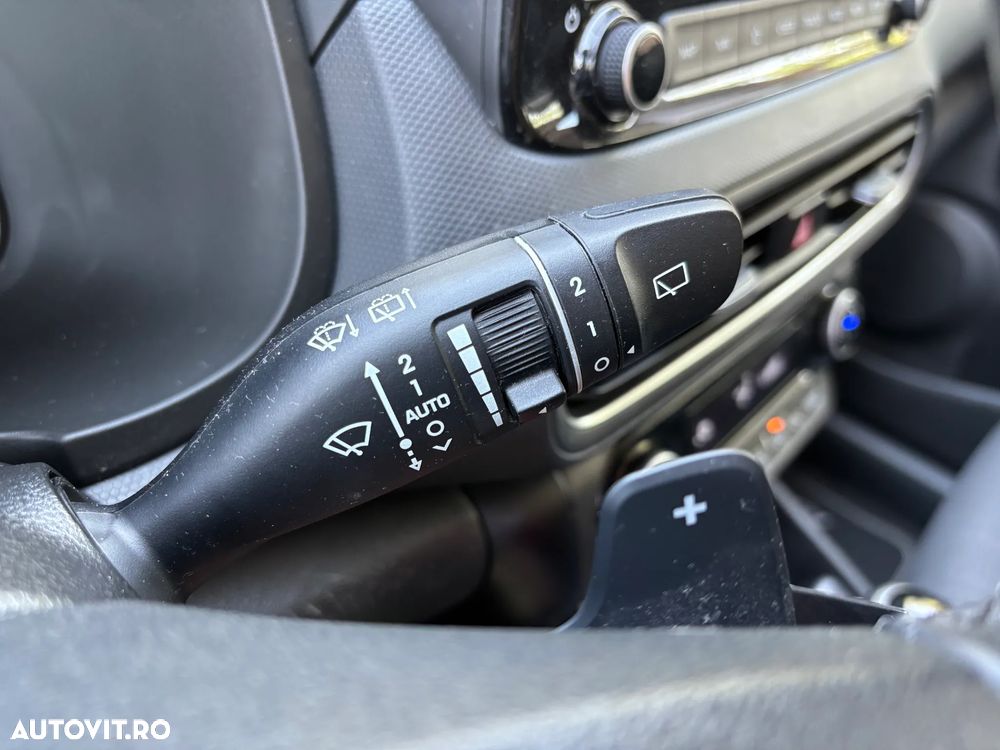 Hyundai KONA - 15