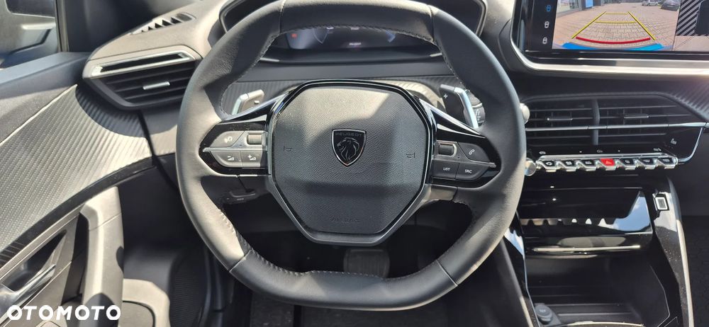 Peugeot 2008 PureTech 130 Allure S&S EAT8 - 17