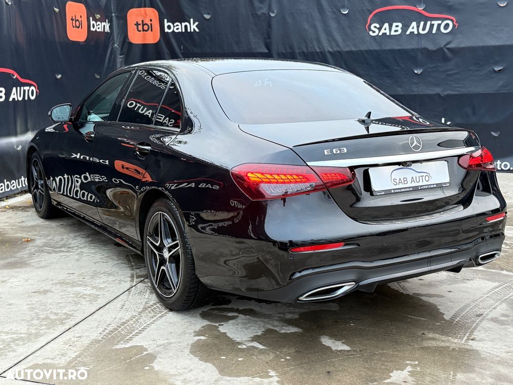 Mercedes-Benz E 220 d 4Matic T 9G-TRONIC AMG Line - 25