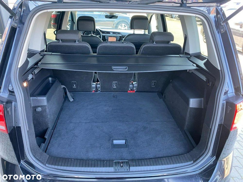 Volkswagen Touran - 6