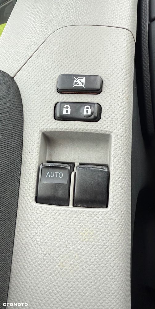 Toyota Yaris 1.33 VVT-i Executive - 17