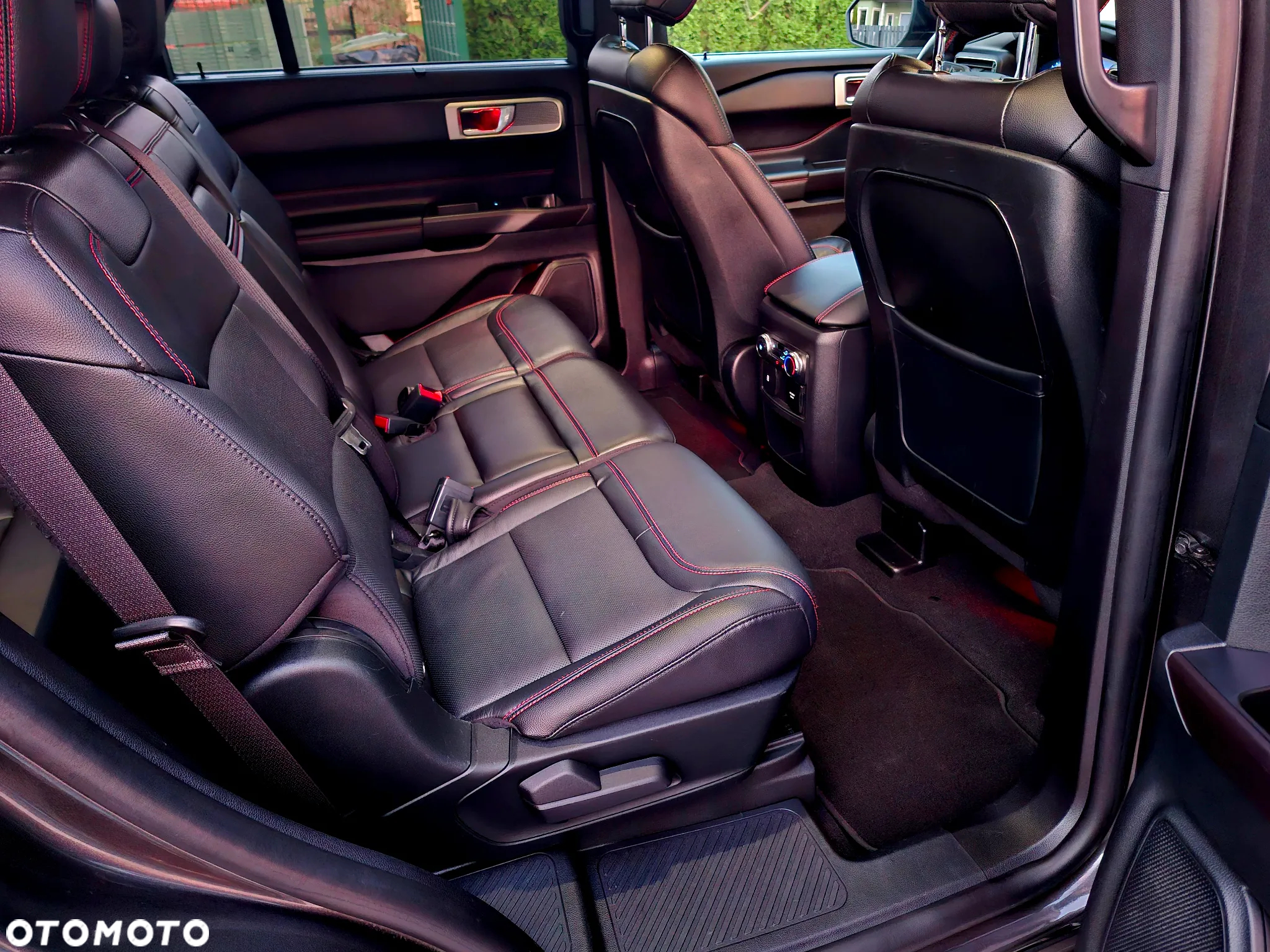 Ford Explorer - 10