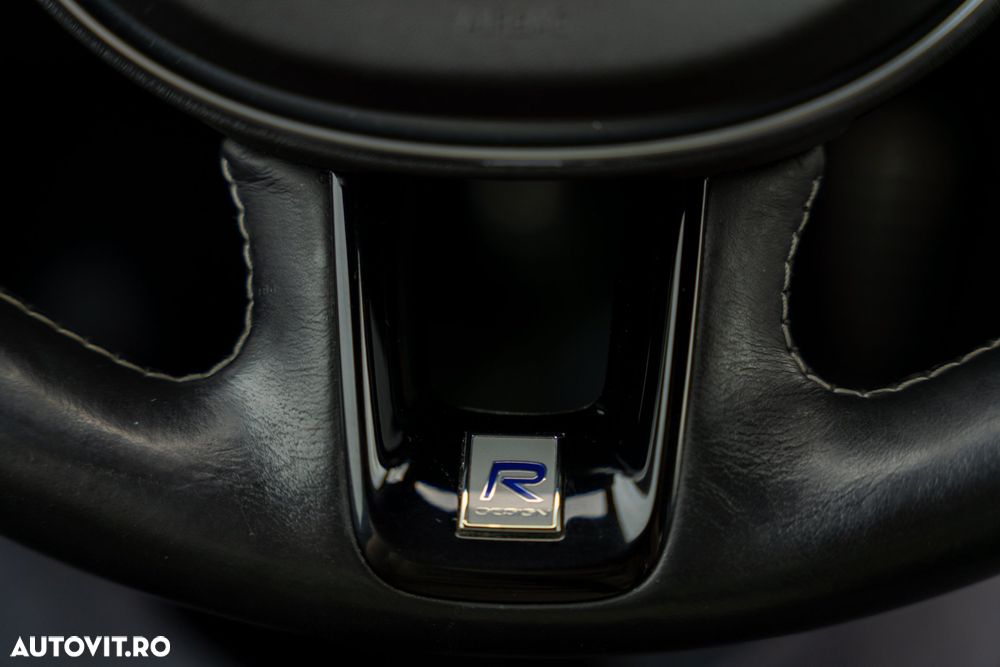 Volvo XC 90 D5 AWD Geartronic RDesign - 28