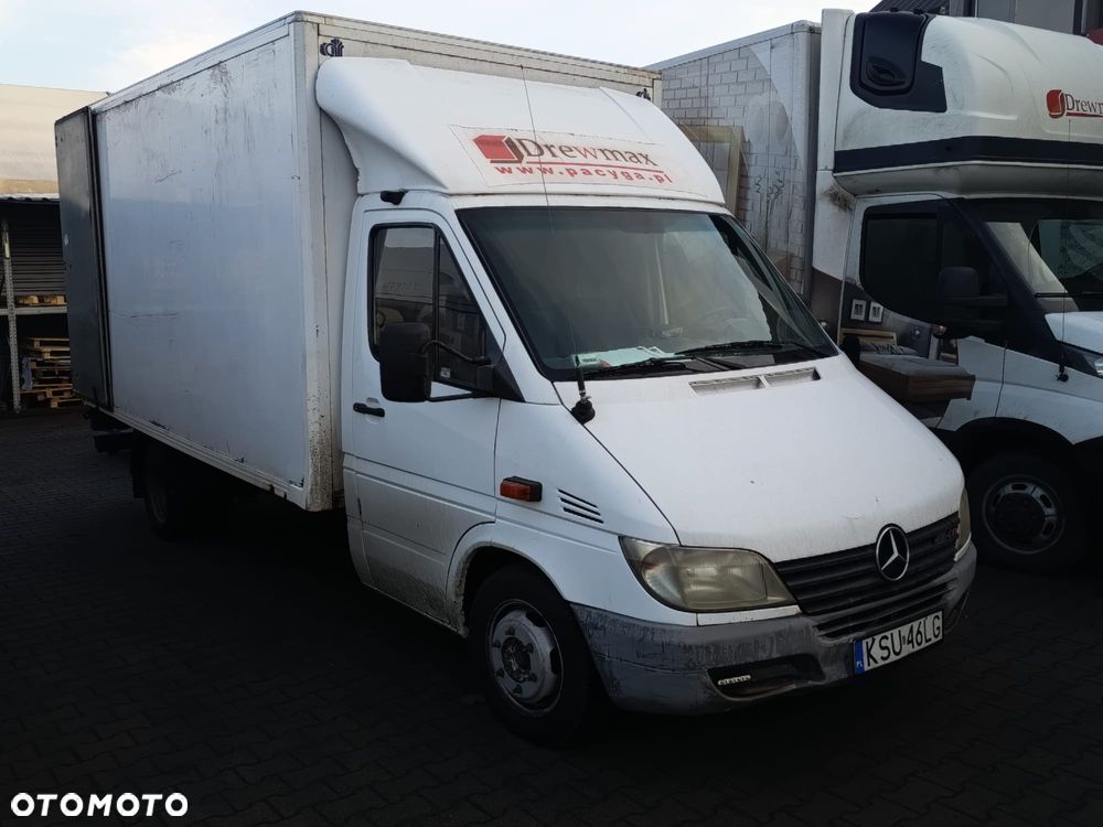 Mercedes-Benz Sprinter - 1