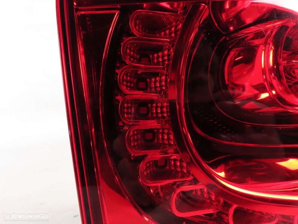 Farolim da mala LED Esquerdo/Trás Seminovo/ Original VW GOLF VI (5K1) 5K0945093A... - 2