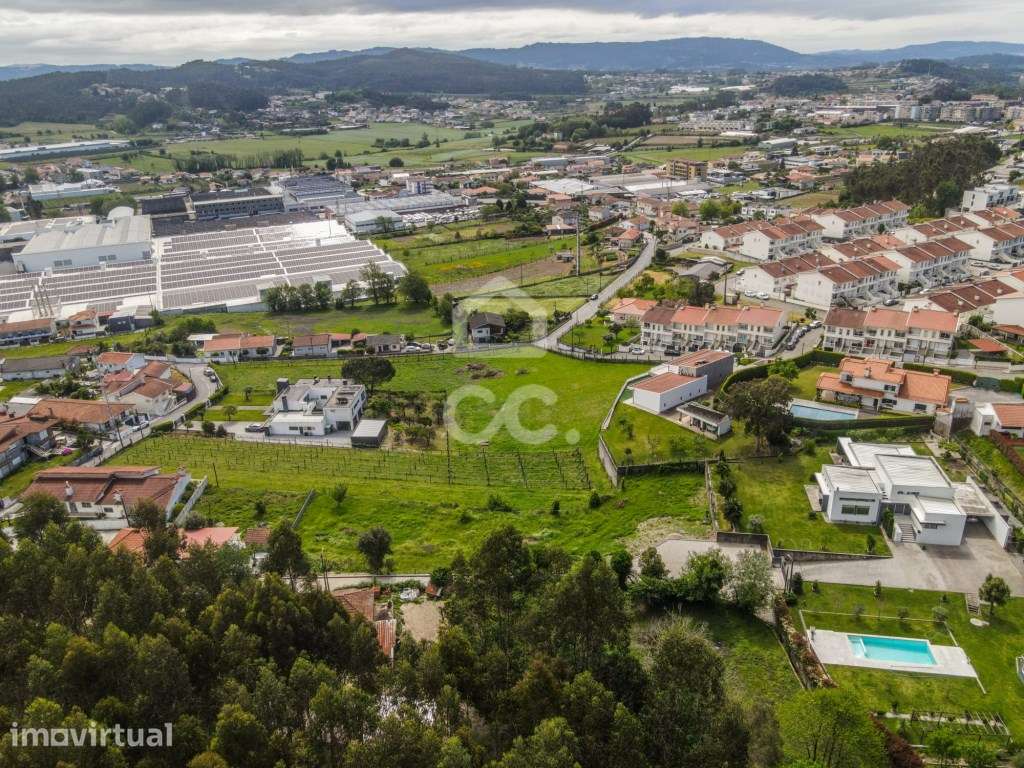 Terreno Urbanizável com 1.758m2 - Grande imagem: 3/10