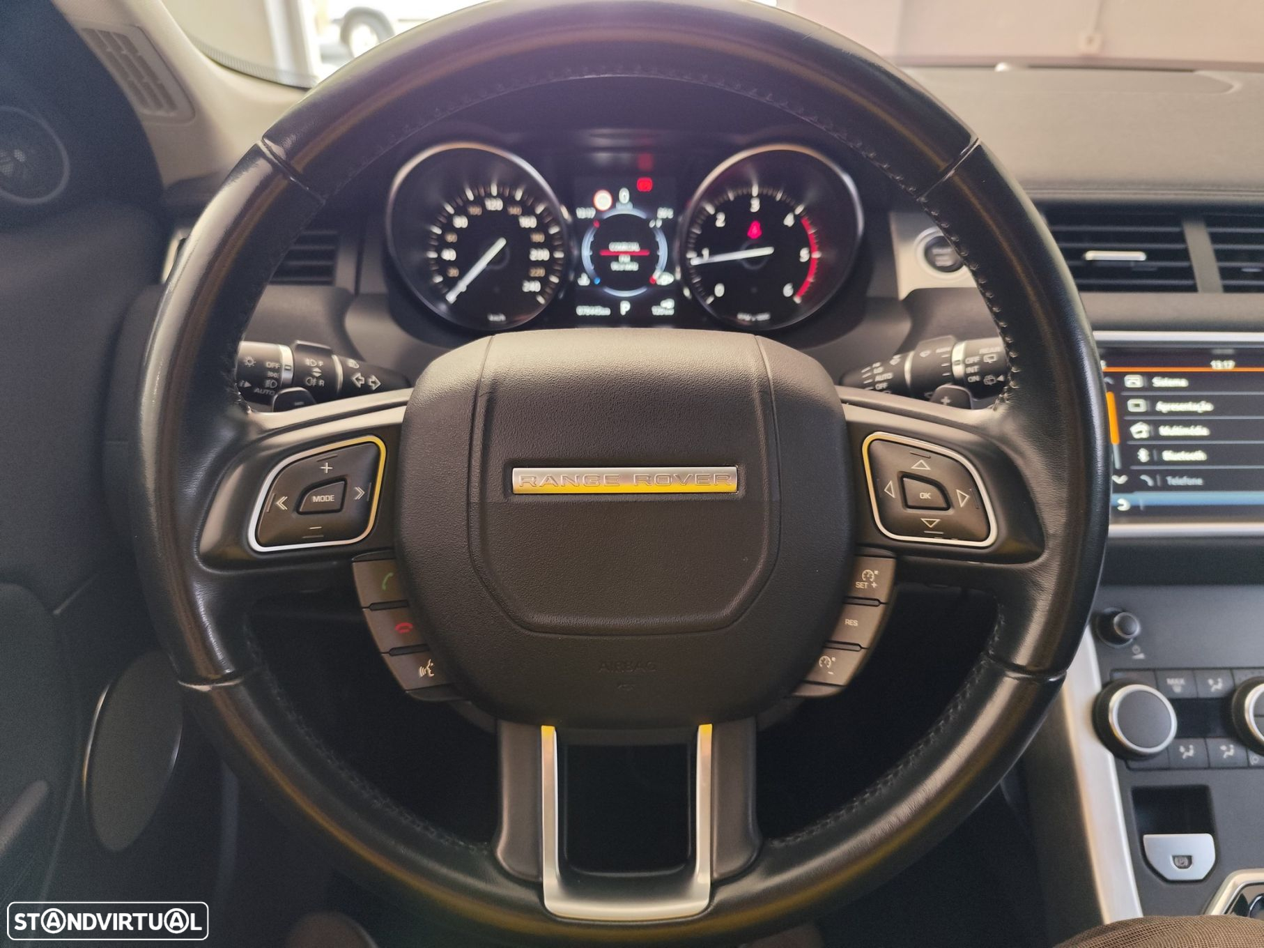 Land Rover Range Rover Evoque 2.0 TD4 SE Dynamic Auto - 33