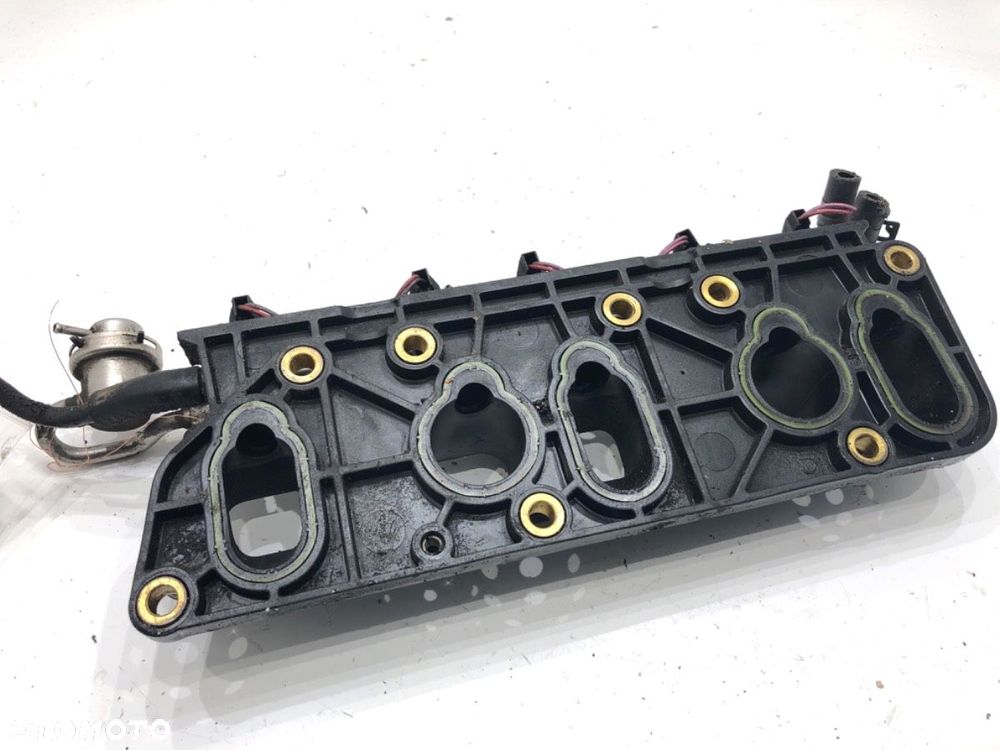 LISTWA WTRYSKOWA  VW BORA Variant (1J6) 1999 - 2005 2.3 V5 110 kW [150 KM] benzyna 1999 - 2000 - 3