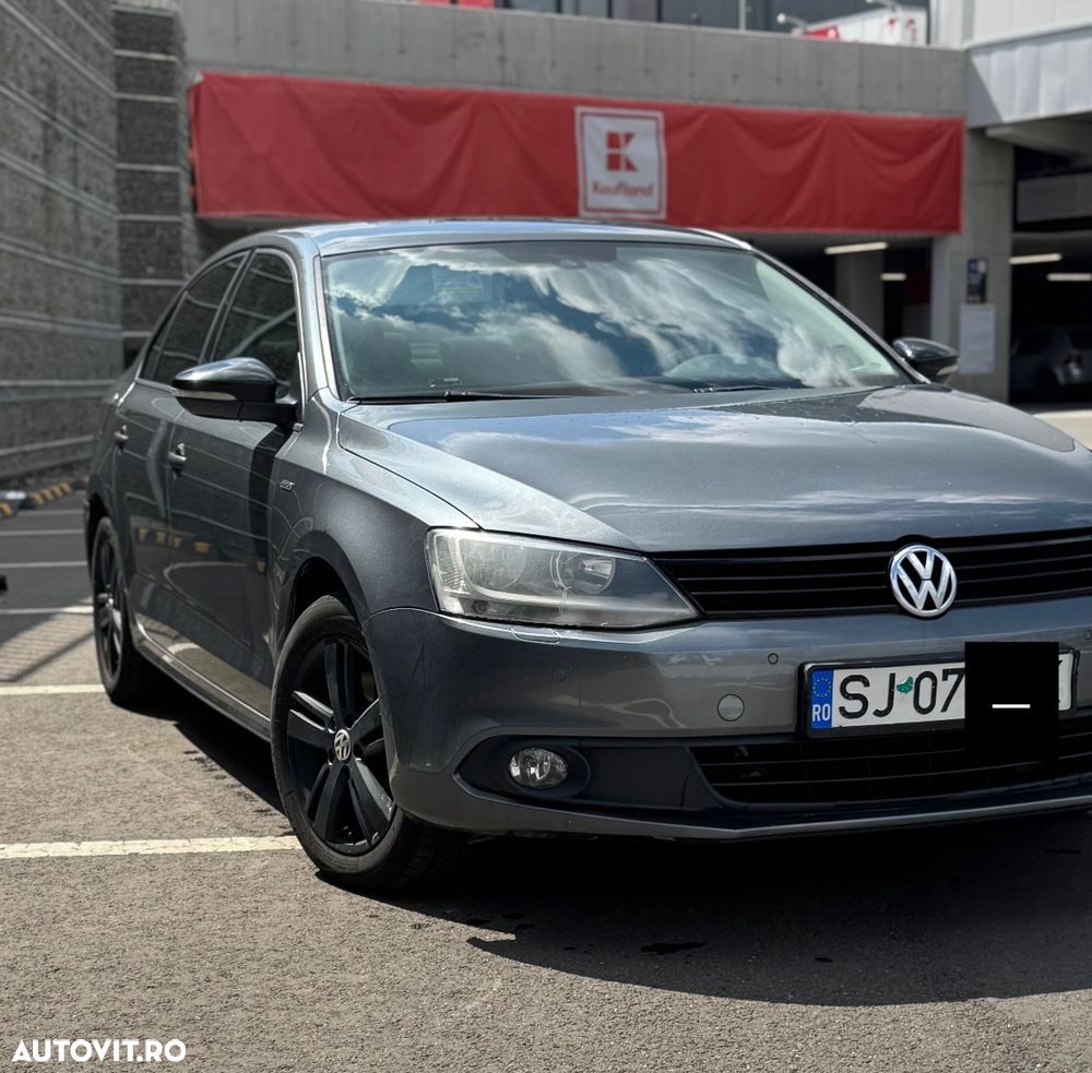 Volkswagen Jetta 2.0 TDI DPF Highline - 1