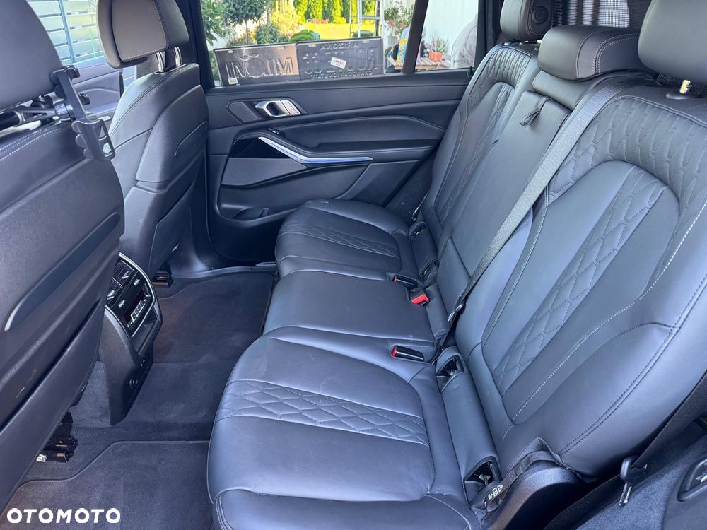 BMW X7 - 21
