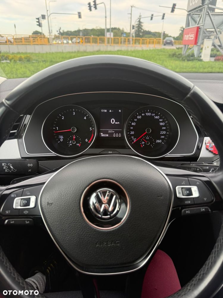 Volkswagen Passat - 6