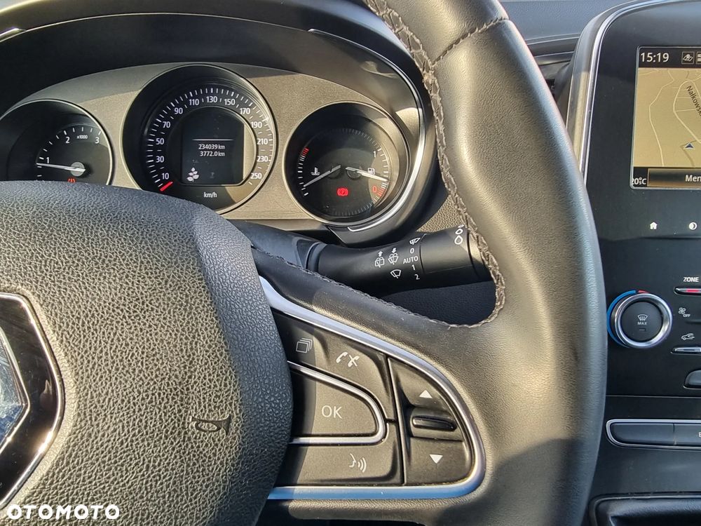 Renault Grand Scenic - 26