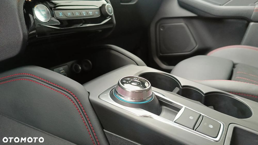 Ford Kuga 2.5 FHEV AWD ST-Line X - 8