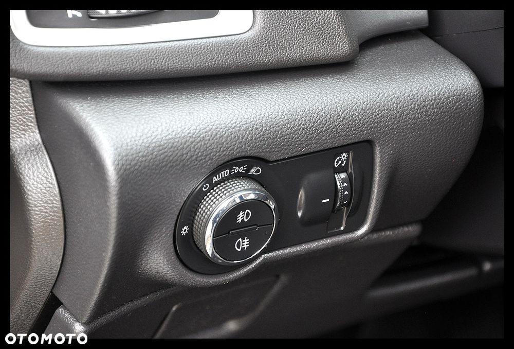 Opel Astra 1.6 Turbo Innovation - 30