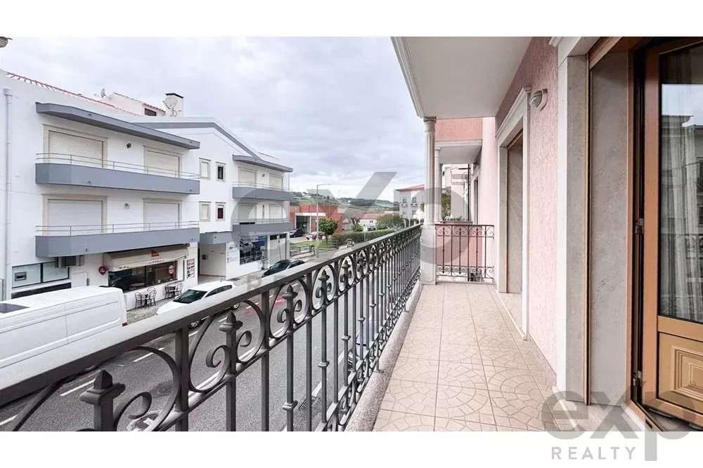Apartamento T3 totalmente mobilado com terraço vista Castelo de Porto - Grande imagem: 2/45