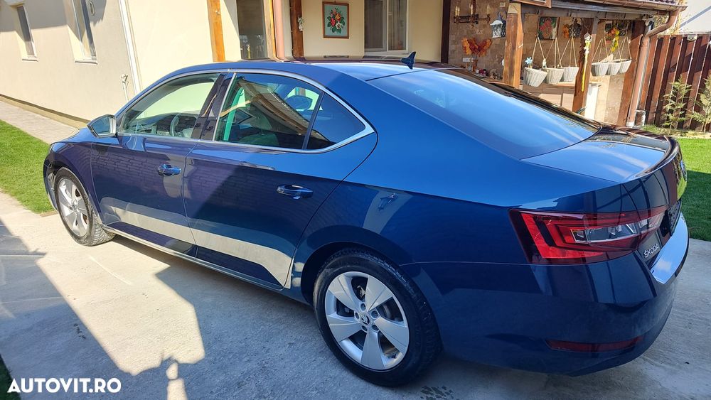 Skoda Superb 2.0 TDI DSG Style - 3