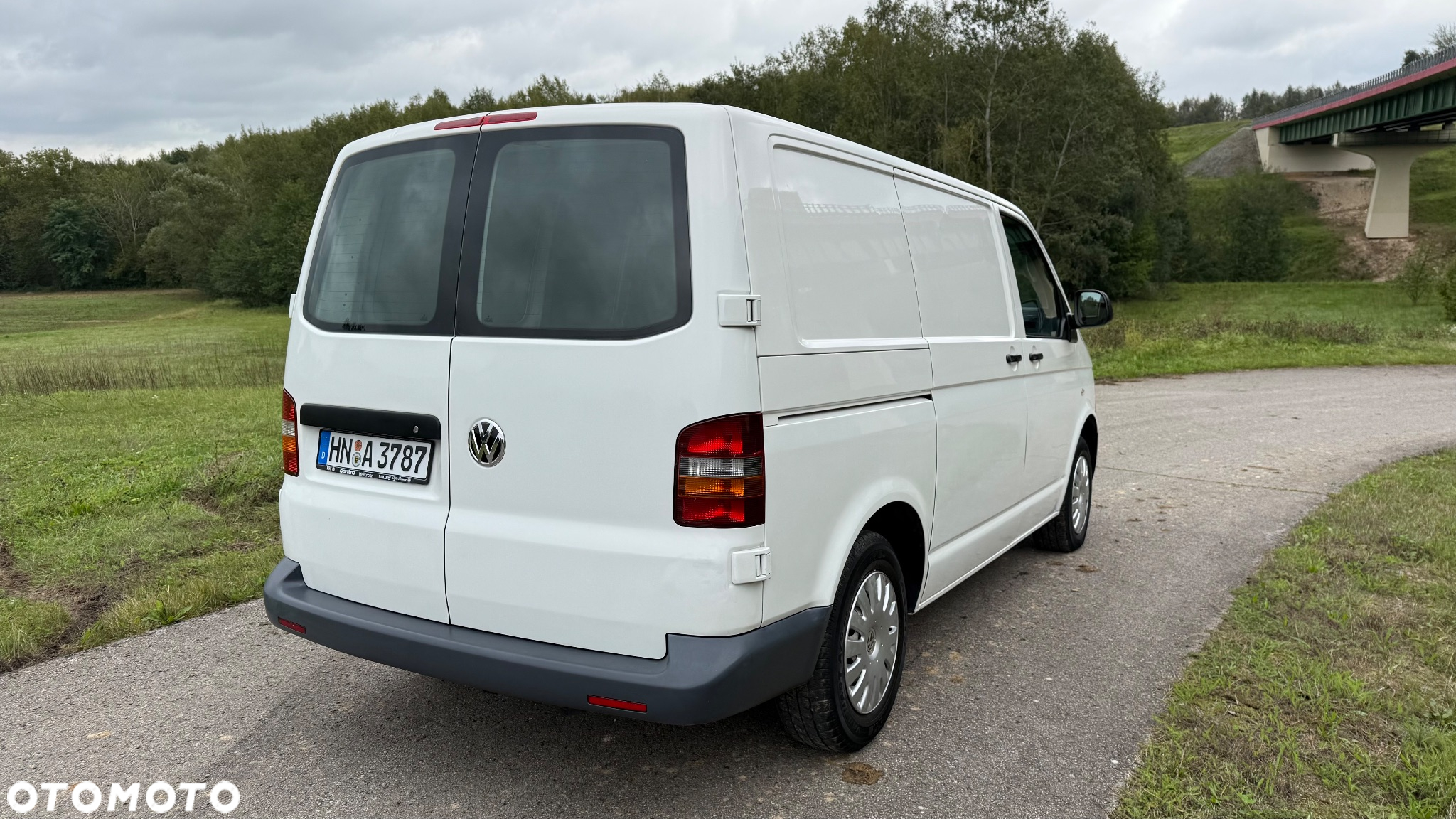 Volkswagen Transporter - 12