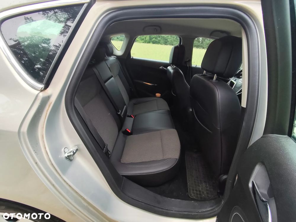 Opel Astra 1.4 Turbo Exklusiv - 11