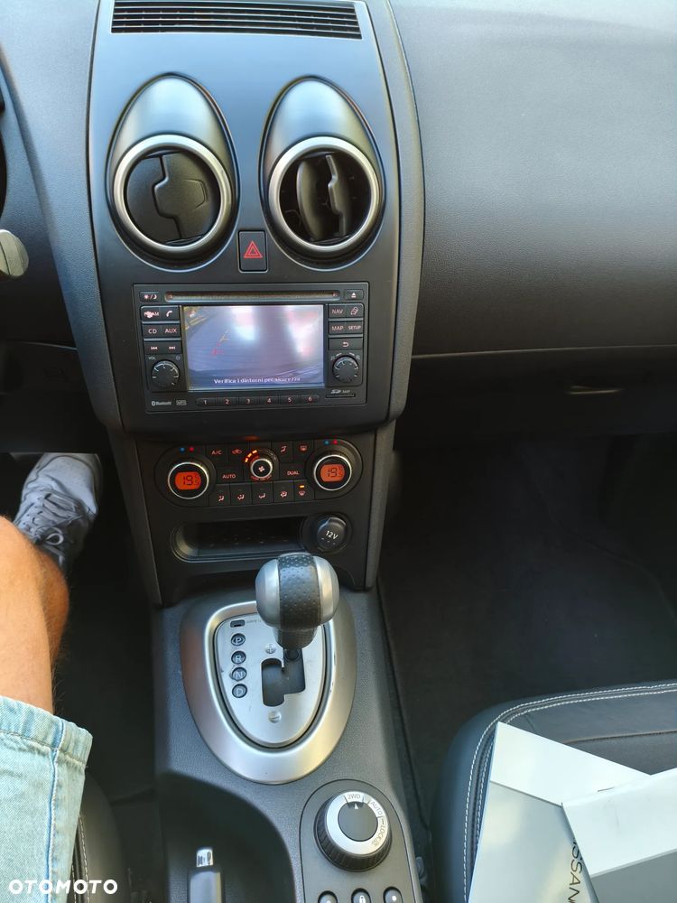Nissan Qashqai 2.0 dCi 4 x 4 DPF tekna - 27