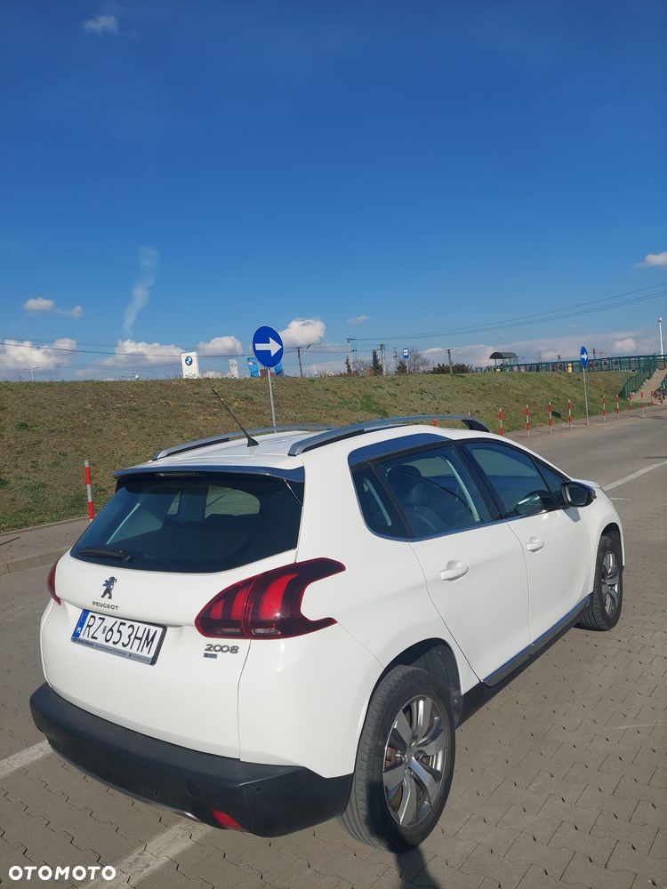 Peugeot 2008 PureTech 82 ETG5 STOP&START Allure - 4