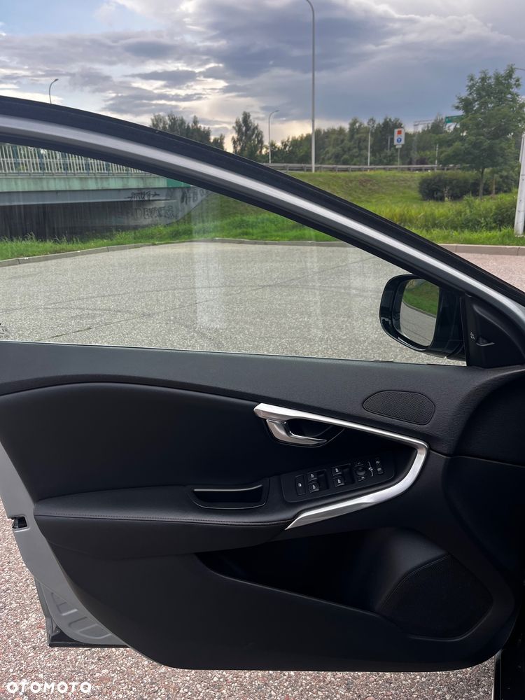 Volvo V40 D3 Summum - 22